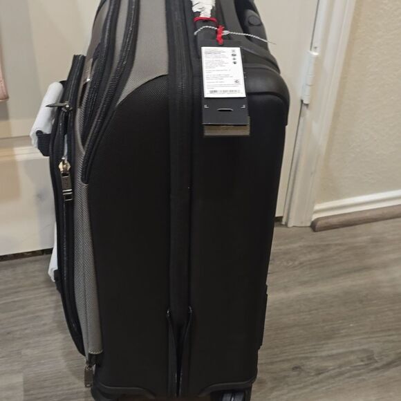 Tumi Merge International Front Lid 4-Wheeled Carry On Luggage - Picture 13 of 15